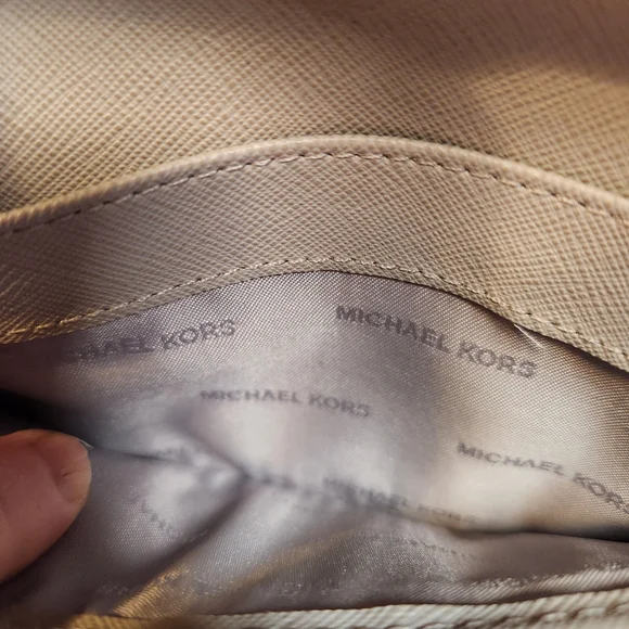 Michael Kors Pebbled Leather Continental Wallet/Wristlet NWOT - Picture 14 of 15